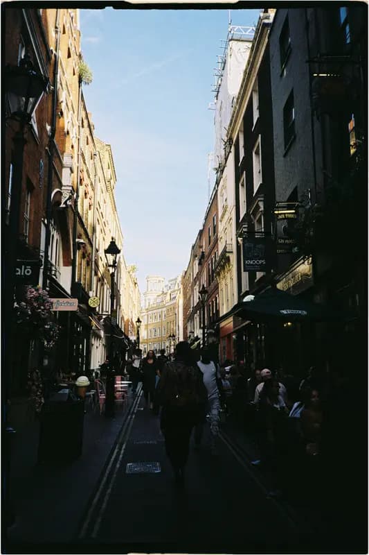 Film photograph shot on Kodak Gold 200 with a Konica Big Mini BM-201 by Zigao Wang