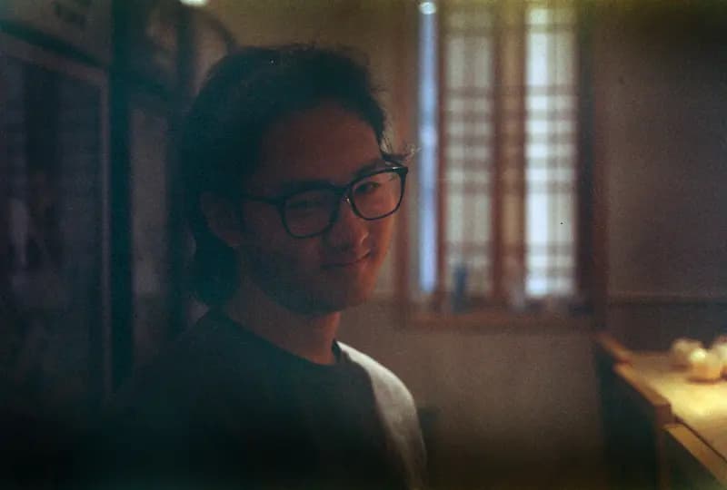 Film photograph shot on Kodak Gold 200 with an Olympus 35 SP by Barry Shawn
