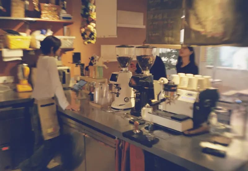 Film photograph shot on Kodak Vision3 250D with an Olympus Mju-I by CJ Liu