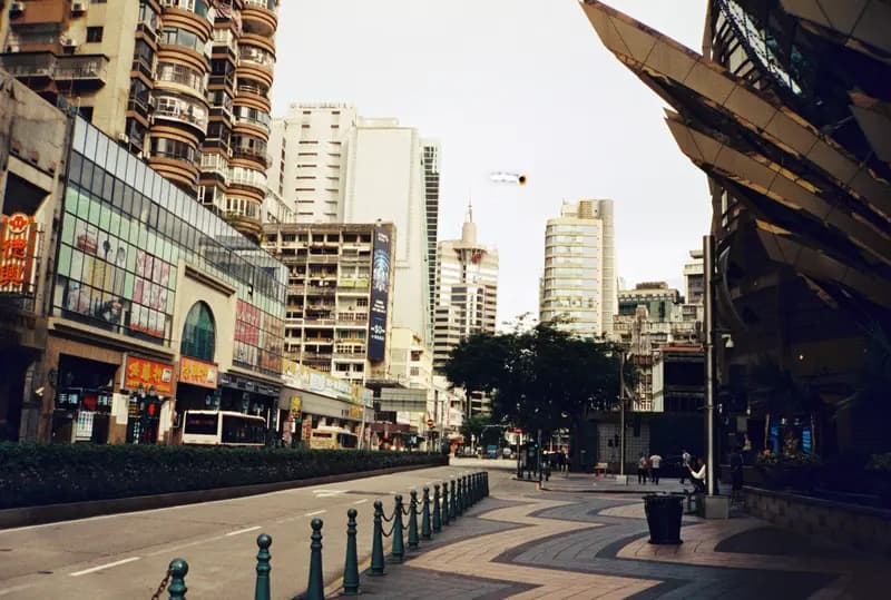 Film photograph shot on Lucky Color 400 with an Olympus Trip Panorama 2 by Zigao Wang