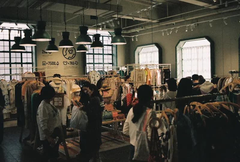 Film photograph shot on LomoChrome Color '92 Sun-Kissed with a Canon AE-1 Program by CJ Liu